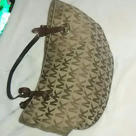 Michael Kors purse - Picture 2 of 4